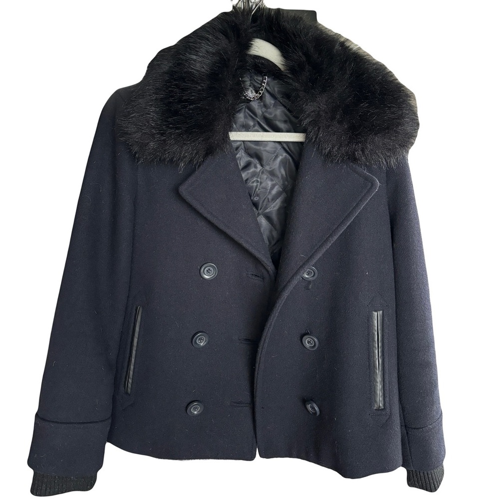 Topshop navy Prescott with faux fur collar. Size 6